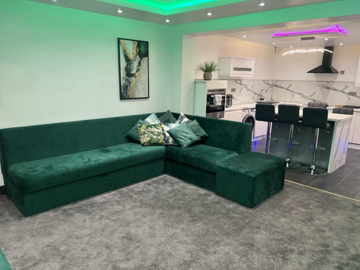 Feathers Suite Blackpool Exterior foto